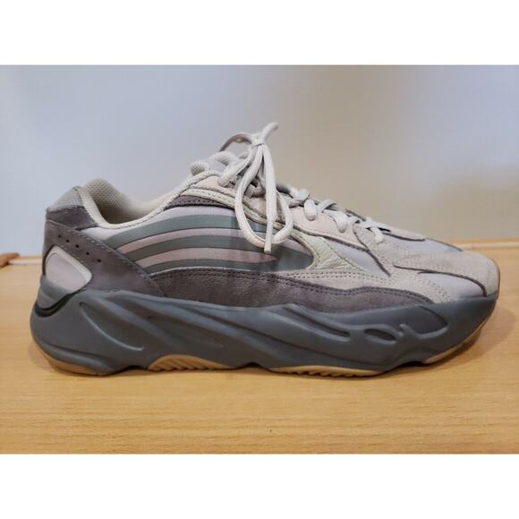 adidas Yeezy Boost 700 V2 Tephra 2019 size 9.5 - Picture 10 of 12